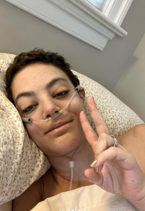 “Esta manhã, na casa de sua infância e cercada por sua amorosa família, Catherine entrou pacificamente na luz e no amor de seu criador celestial” escreveram seus parentes em postagem no Instagram. (Foto: Instagram)