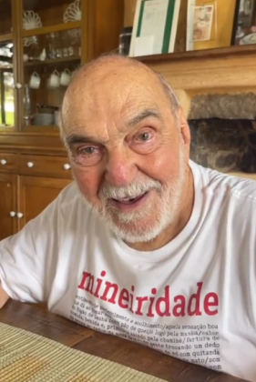 Lima Duarte celebra 95 anos e reflete sobre carreira: "Sou apenas uma porta-voz da eternidade" (Foto: Instagram)