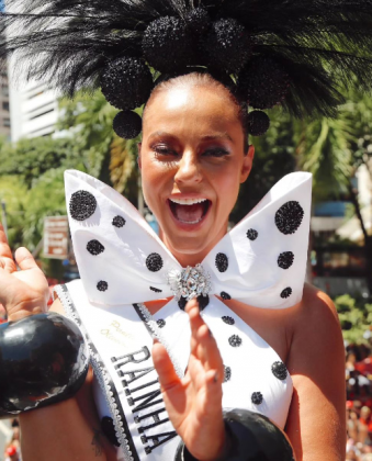 Paolla num bloco de Carnaval no Rio de Janeiro. (Foto: Instagram)