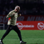 O treinador assume a seleção num momento de desconfiança. (Foto: Instagram)