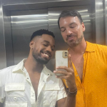 Ao lado de seu companheiro, o bailarino Jordan Dafner, Emerson tem buscado promover a naturalização da diversidade no futebol. (Foto: Isntagram)