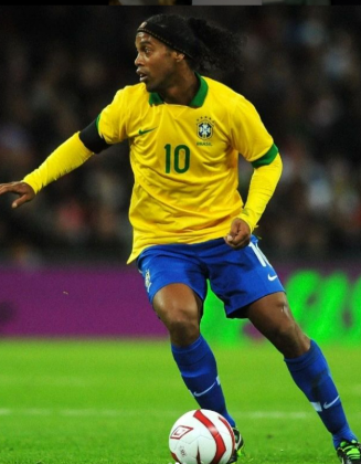 Ronaldinho já atuou diversas vezes pela seleção brasileira ganhando inclusive uma copa do mundo. (Foto: Instagram)