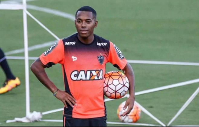 Robinho preferiria estar em liberdade, segundo seu advogado. (Foto: Instagram)