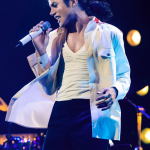 Michael Jackson, o eterno Rei do Pop, dançou seu caminho para a eternidade com passos inovadores e uma voz inconfundível. (Foto: Instagram)