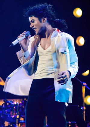 Michael Jackson, o eterno Rei do Pop, dançou seu caminho para a eternidade com passos inovadores e uma voz inconfundível. (Foto: Instagram)