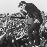 Elvis conquistou o título de ícone cultural e deixando uma marca indelével na história da música. (Foto: Instagram)