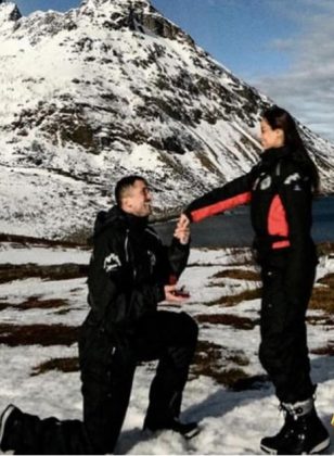 Ricardo Vianna pede Lexa em casamento. (Foto: Instagram)