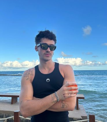 Em uma entrevista recente, o astro, que está programado para estrelar três produções neste ano, compartilhou detalhes sobre sua jornada de condicionamento físico. (Foto Instagram)