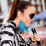 O trio elétrico de Ivete Sangalo ficou inclinado, levando a cantora a retirar os convidados que estavam em cima do carro. (Foto Instagram)