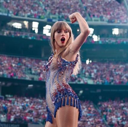 “Envio minhas mais profundas condolências por sua perda devastadora. Com amor, Taylor Swift”, diz uma mensagem junto com a doação (Foto: Instagram)