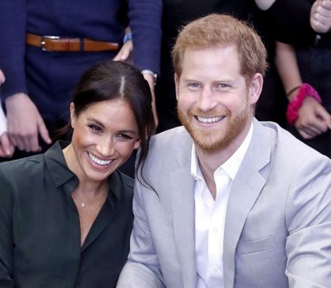 Em 2018 o príncipe se casou com Meghan Markle, uma atriz americana e ex-estrela do programa de televisão "Suits", foi um evento real amplamente divulgado e assistido em todo o mundo. (Foto: Instagram)