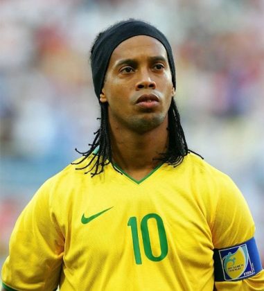 Ronaldinho Gaúcho, é um ex-jogador de futebol brasileiro que é considerado um dos maiores jogadores de sua geração. (Foto: Instagram)