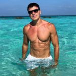 O ator diz que as críticas fazem parte do processo. (Foto: Instagram)
