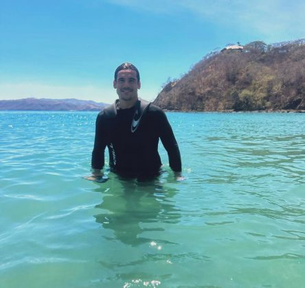 Sabrina Sato também gravou vídeo do ator no mar, sua voz está de fundo na filmagem (Foto: Instagram)