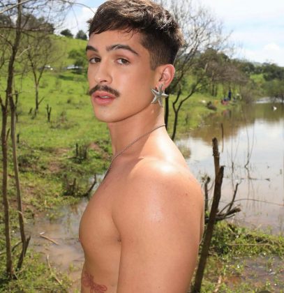 João Guilherme Ávila Costa, conhecido artisticamente como João Guilherme, é um ator e cantor brasileiro nascido em 1º de fevereiro de 2002, na cidade de São Paulo. (Foto: Instagram)