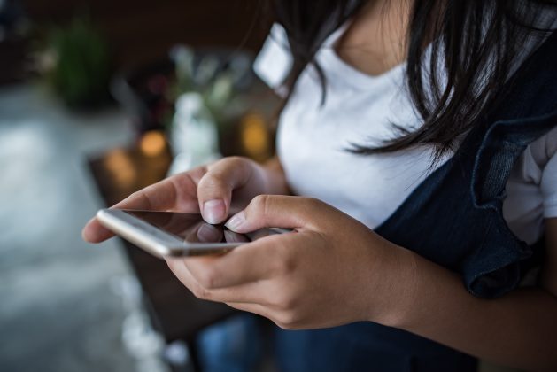 Especialistas alertam para a importância do acompanhamento dos pais na vida digital dos filhos. (Foto: Instagram)