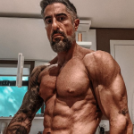 Marcos Mion surpreende com transformação física para novo filme de MMA. (Foto: Instagram)