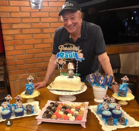 Gil, compartilhou um pouco dos bastidores das gravações nas redes sociais. (Fonte: Instagram)