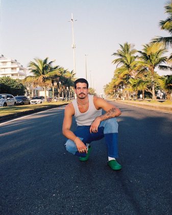 Filho de Claudia Raia e Edson Celulari, Enzo também refletiu sobre seu histórico de lidar com o assédio devido à fama, algo que nunca o incomodou. (Foto Instagram)