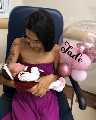 Além do esposo, ela deixa uma filha de apenas 5 meses. (Foto Instagram)