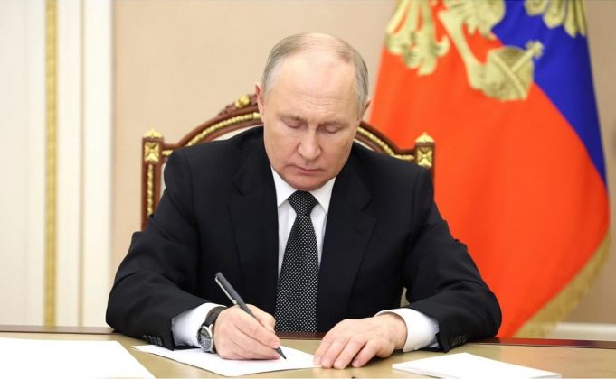 Esta é a primeira viagem de Putin ao exterior desde que iniciou seu novo mandato. (Foto: Instagram)