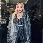 A artista se prepara para até fazer mudanças no palco. (Foto: Instagram)
