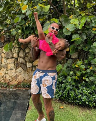 Leo Santana chora ao perder primeiro dia de aula da filha (Foto: Instagram)