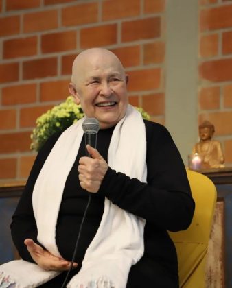 Ela é representante da Religião Budista no Brasil. (Fonte: Instagram)
