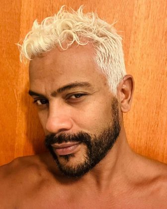 Samuel de Assis surpreende fãs ao adotar novo visual: "Gato loiro"(Foto: Instagram)