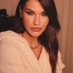 "Não sei se presto atenção na música ou em você sem camisa", fala Andressa Suita com vídeo do marido (Foto: Instagram)
