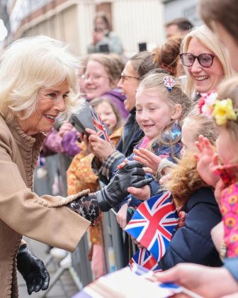 Depois de diagnóstico de câncer, Rainha Camila conta como está a princesa Kate (Foto: Instagram)