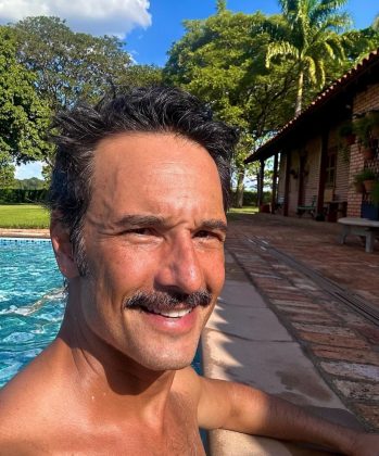 Rodrigo é um renomado ator e dublador brasileiro. (Foto: Instagram)
