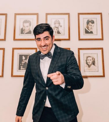 Marcelo é ator, compositor, carnavalesco, roteirista, comediante e apresentador. (Foto: Instagram)