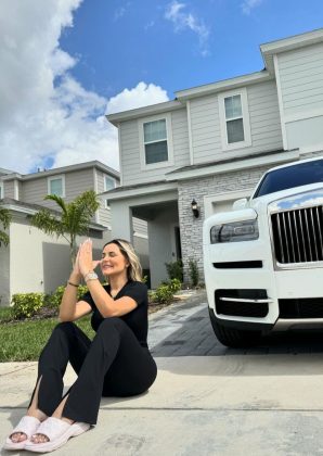 Agora, Deolane agradece sua nova mansão, em Orlando (Foto: Instagram)