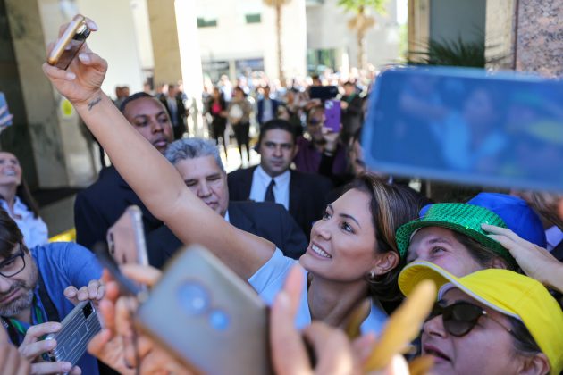 Neste último sábado (09), Michelle Bolsonaro (PL) criticou o presidente Lula (PT) por não ter indicado mulheres ao STF, quando duas vagas ficaram vagas na Corte no ano passado (Foto: Agência Brasil)