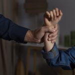 Embora estejamos em uma era de avanços sociais e conquistas femininas, a triste realidade é que a violência de gênero ainda persiste (Foto: Pexels)