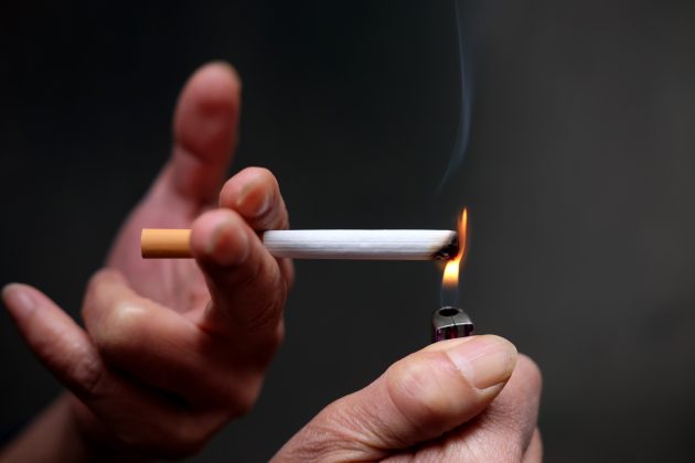 Há preocupações de que a proibição possa criar um mercado ilegal de tabaco. (Foto: Freepik)