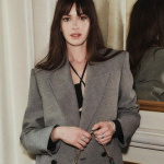 Anne Hathaway é conhecida por seus papéis em filmes como "O Diabo Veste Prada" e "Os Miseráveis". (Foto: Instagram)