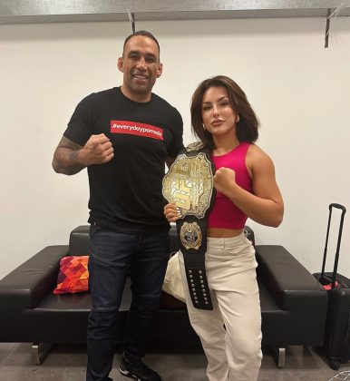 Kéfera ao lado do lutador do UFC, Werdum. (Foto: Instagram)