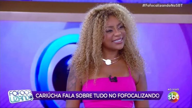 A princípio, Cariúcha ficou famosa após participar do reality Garota da Laje, onde foi desclassificada, e o episódio chegou a virar um meme na internet. (Foto: SBT)