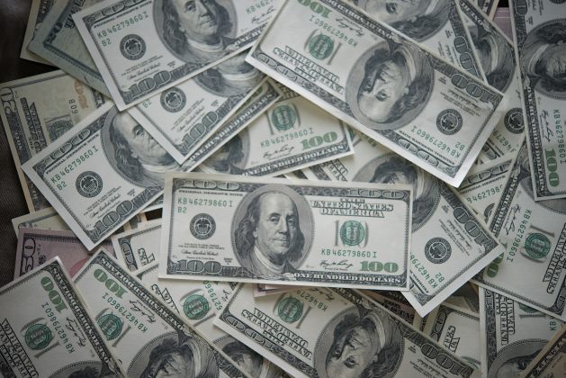 O dólar comercial caiu 0,58%, vendido a R$ 6,047. (Foto: Instagram)
