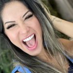 A coach Maíra Cardi exibiu sua nova tatuagem em fotos nas redes sociais. (Foto: Instagram)