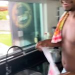 Assim como no BBB, Davi segue gostando de cuidar da cozinha. (Foto: Instagram)