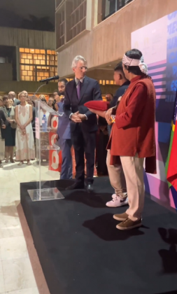 Krenak fez uma referência ao lema da bandeira francesa como um chamado para valorizarmos as diferenças e a diversidade de vidas no planeta Terra. (Foto: Instagram)