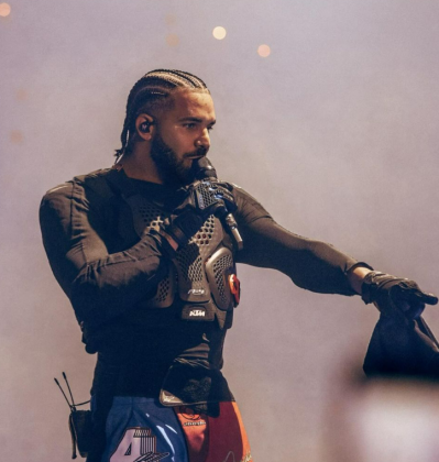 Drake colabora com autoridades após tiroteio próximo à sua residência. (Foto: Instagram)