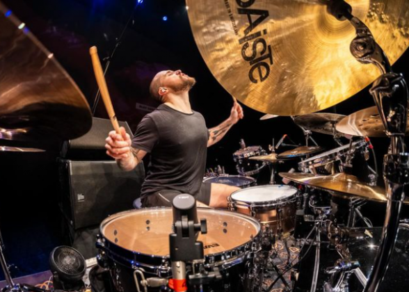 O guitarrista diz que o Sepultura é movido por desafios e pela busca constante por mais. (Foto: Instagram)