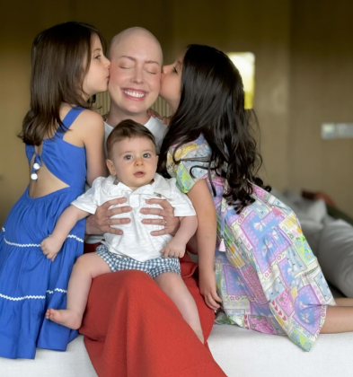 A influenciadora lamenta não poder estar com sua mãe, mas ressalta a importância do distanciamento. (Foto: Instagram)