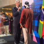 Ele propôs substituir as caminhadas e marchas humanas por uma "dança cósmica" que una ciência, conhecimento e cultura. (Foto: Instagram)