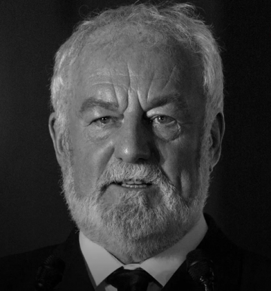 Bernard Hill será lembrado com carinho e respeito por todos que o admiraram. (Foto: Instagram)