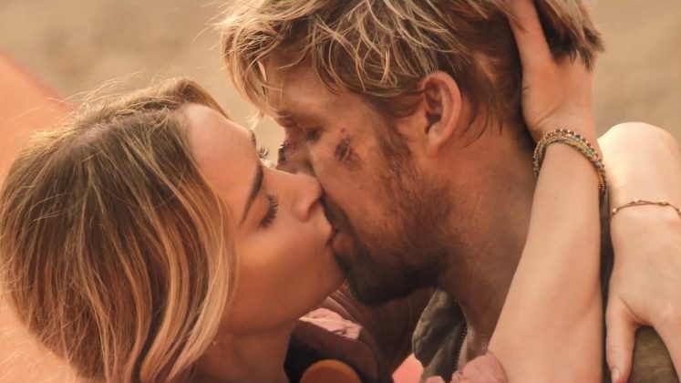 A atriz contracena com Ryan Gosling em "O Dublê", onde são vistos em cenas de beijo. (Foto: Instagram)